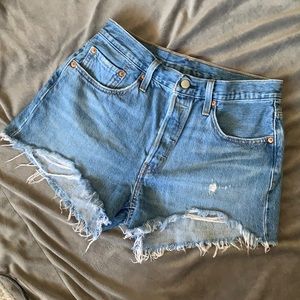 Levi’s 501 distressed denim jean cut off shorts 28